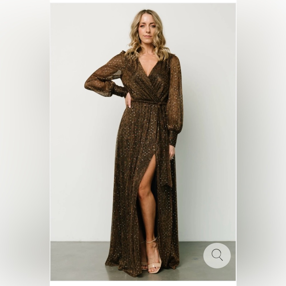 Like new- size M long sleeved maxi dress from Baltic born.
